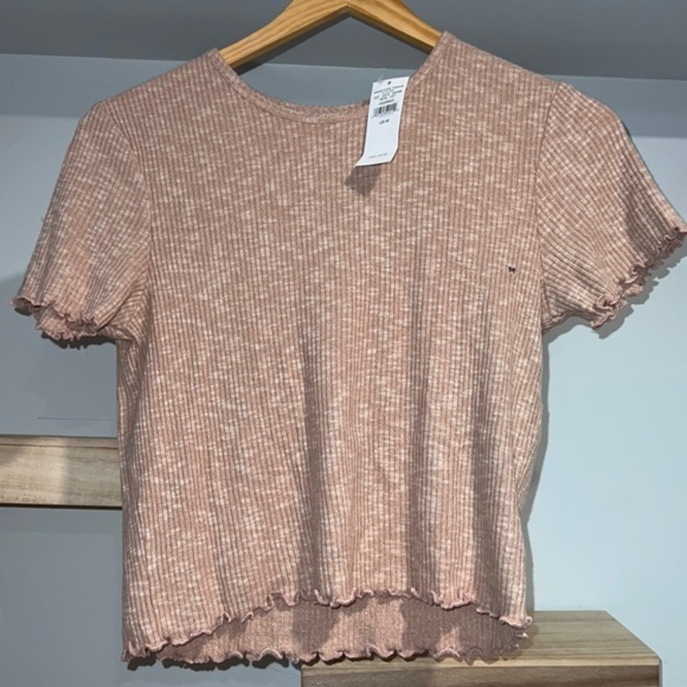 American Eagle beige T-shirt lettuce trim new with tags
